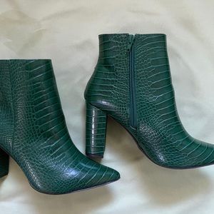 Shein Green Faux Leather Green Boots
